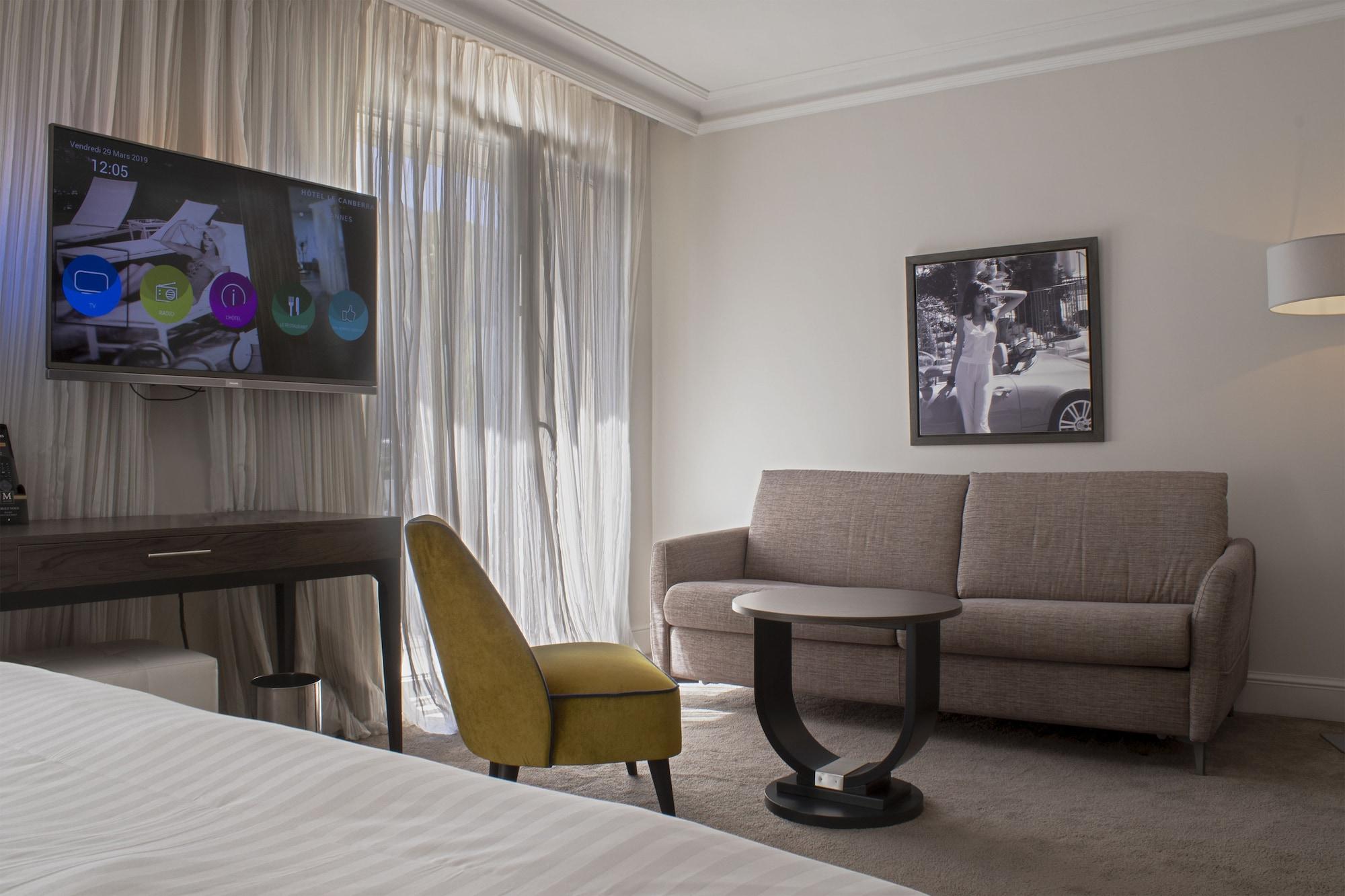 Le Canberra Hotel