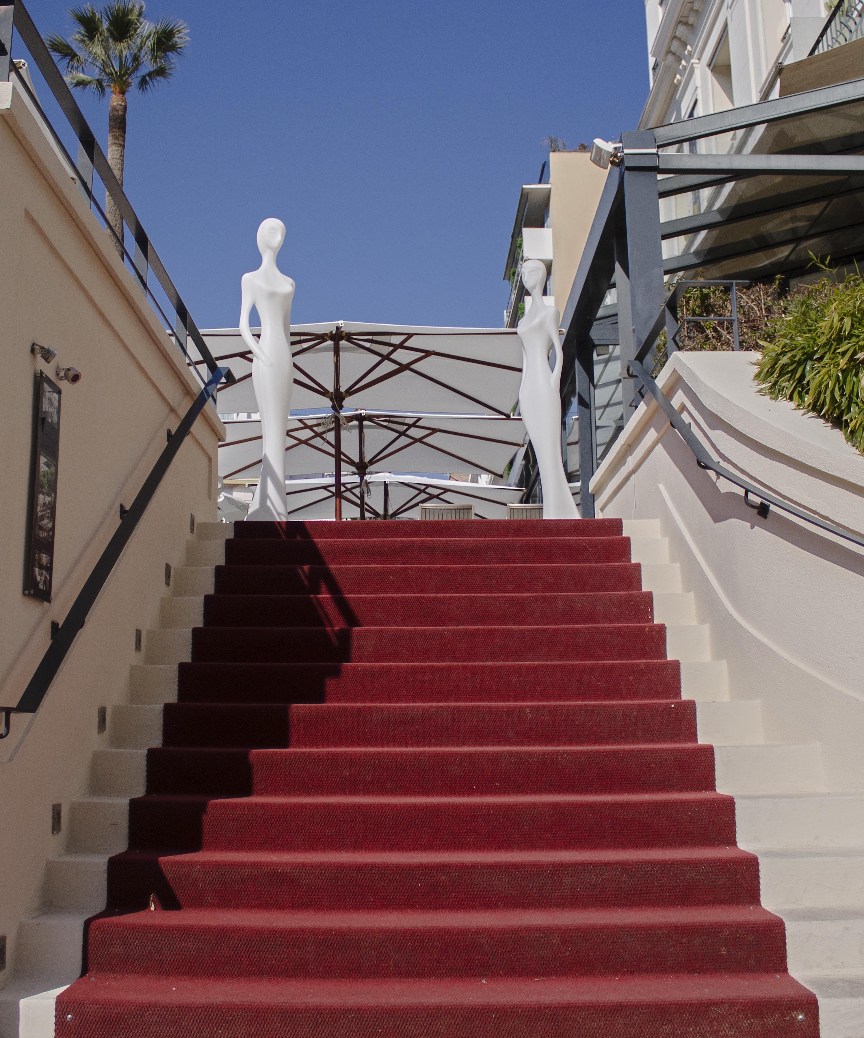 Le Canberra Hotel 4*