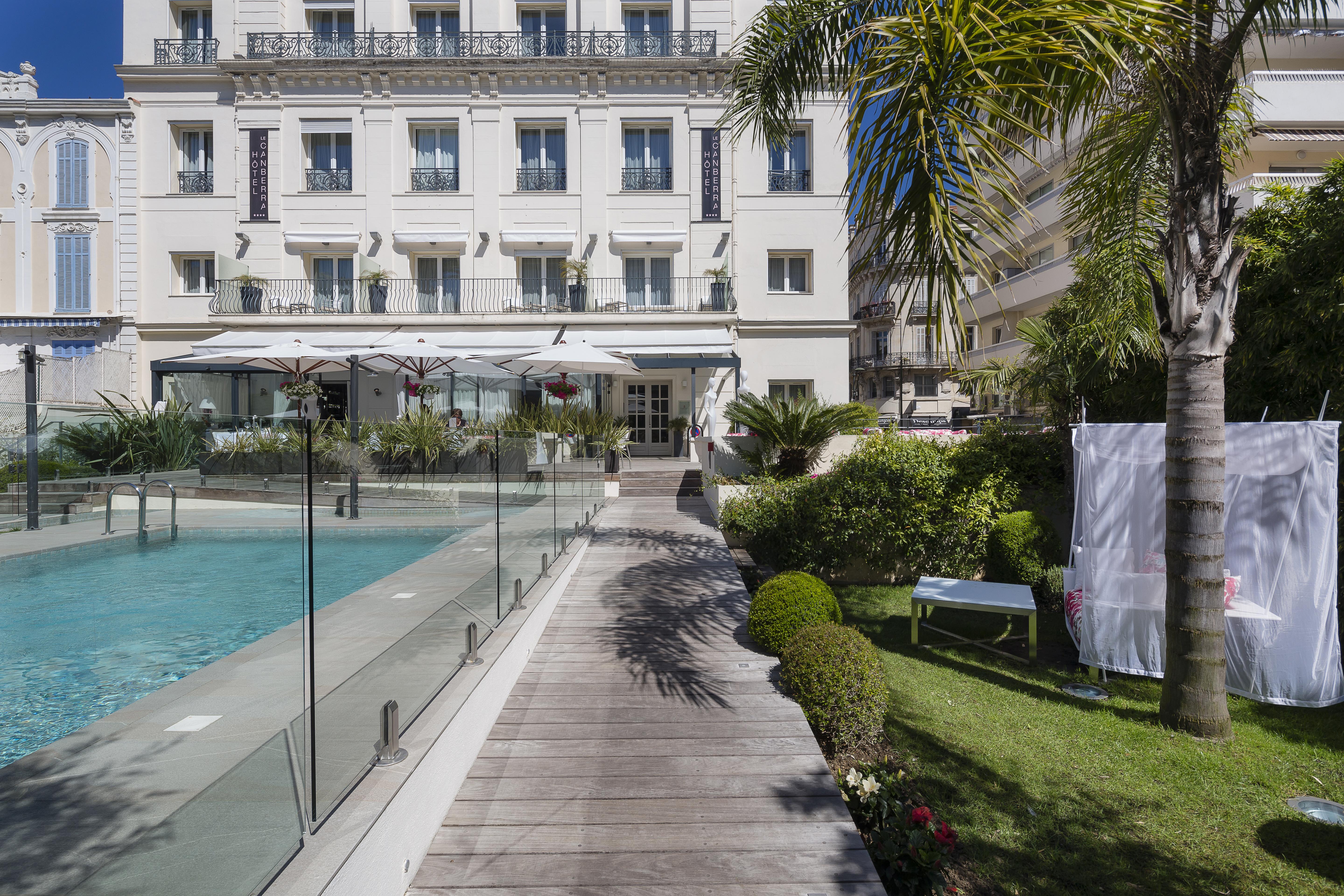 Le Canberra Hotel