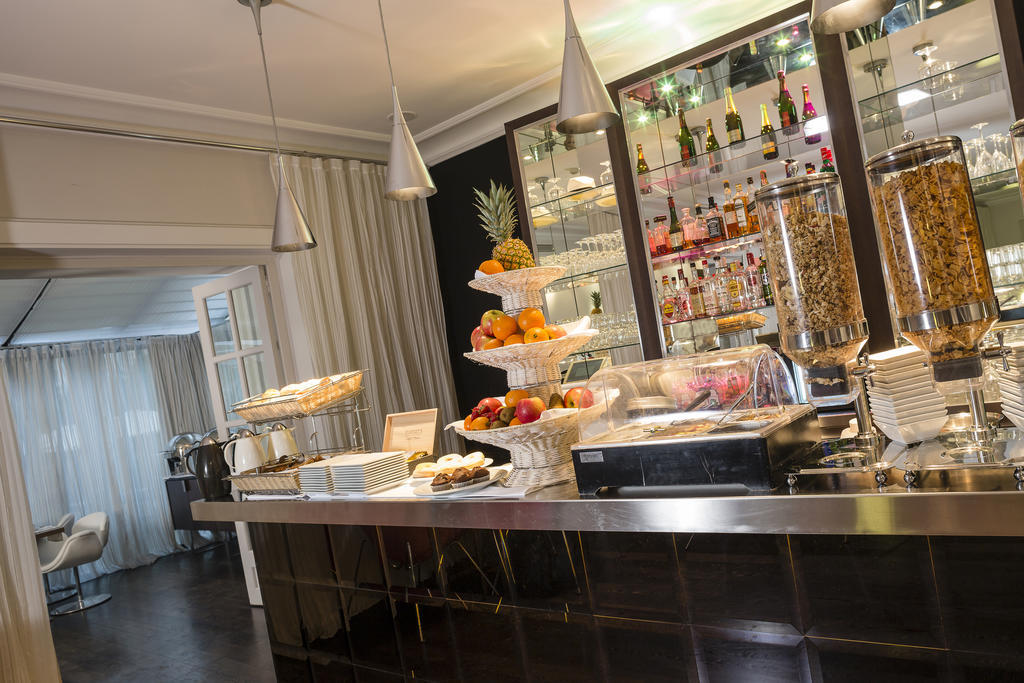 Hotel Le Canberra 4*