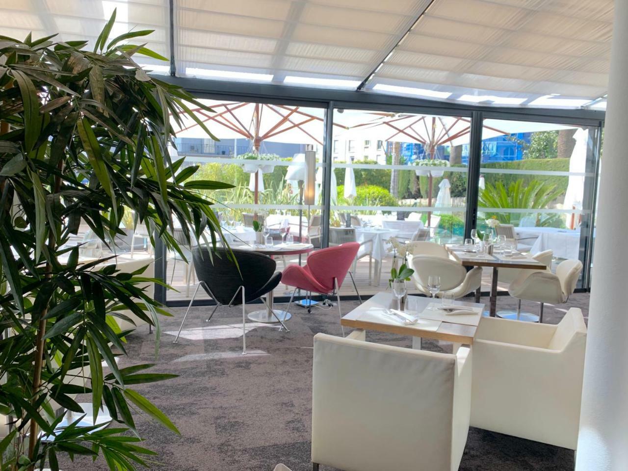 Le Canberra Hotel